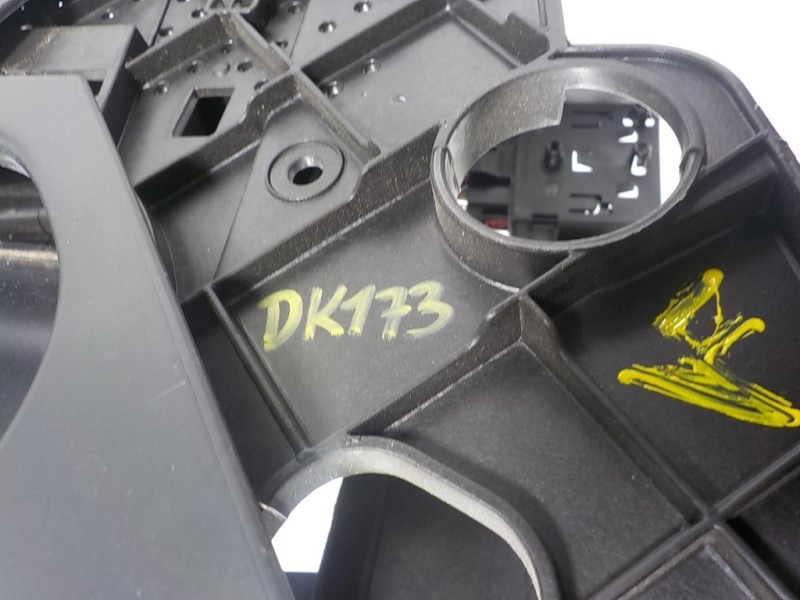 Recambio de apoyabrazos central para ford kuga (cbs) 2.0 tdci cat referencia OEM IAM 1831677 FV4T15K857 