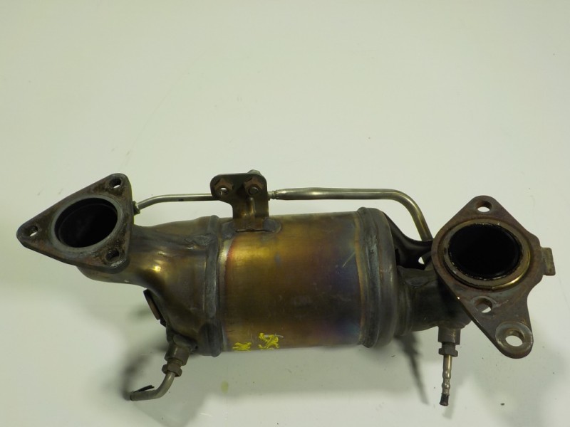 Recambio de filtro de particulas para toyota auris 1.4 turbodiesel cat referencia OEM IAM 2505133110  