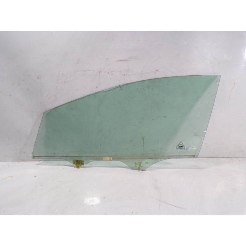 Recambio de cristal puerta delantero izquierdo para kia cee´d 1.4 crdi cat referencia OEM IAM 82410A2010  