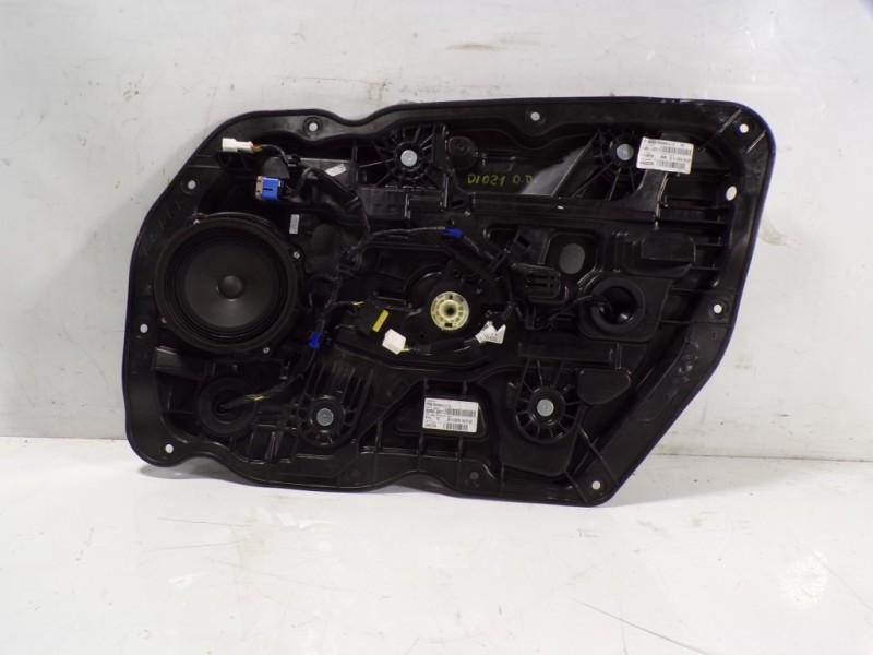 Recambio de elevalunas delantero derecho para kia cee´d 1.4 crdi cat referencia OEM IAM 82481A2000 82480A2311 