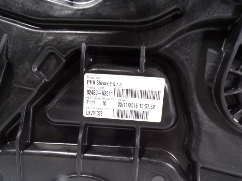 Recambio de elevalunas delantero derecho para kia cee´d 1.4 crdi cat referencia OEM IAM 82481A2000 82480A2311 