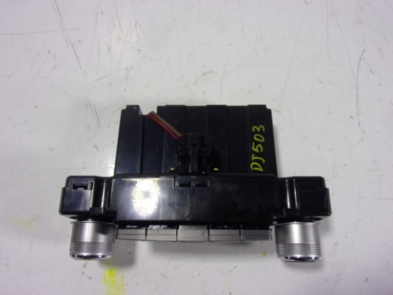 Recambio de mando climatizador para ssangyong korando premium 4x2 referencia OEM IAM  6874034110 