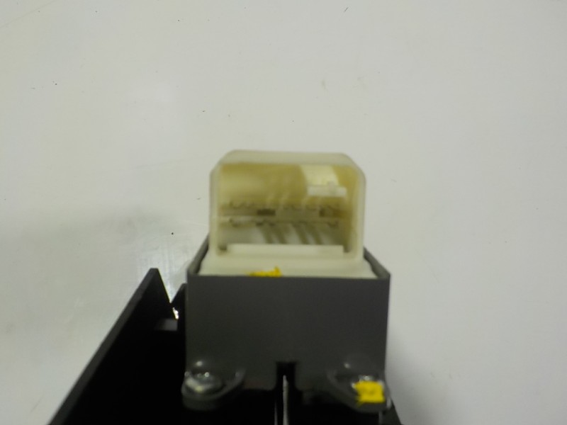 Recambio de mando elevalunas delantero izquierdo para toyota auris 1.4 turbodiesel cat referencia OEM IAM 8482002320 7423202E20 