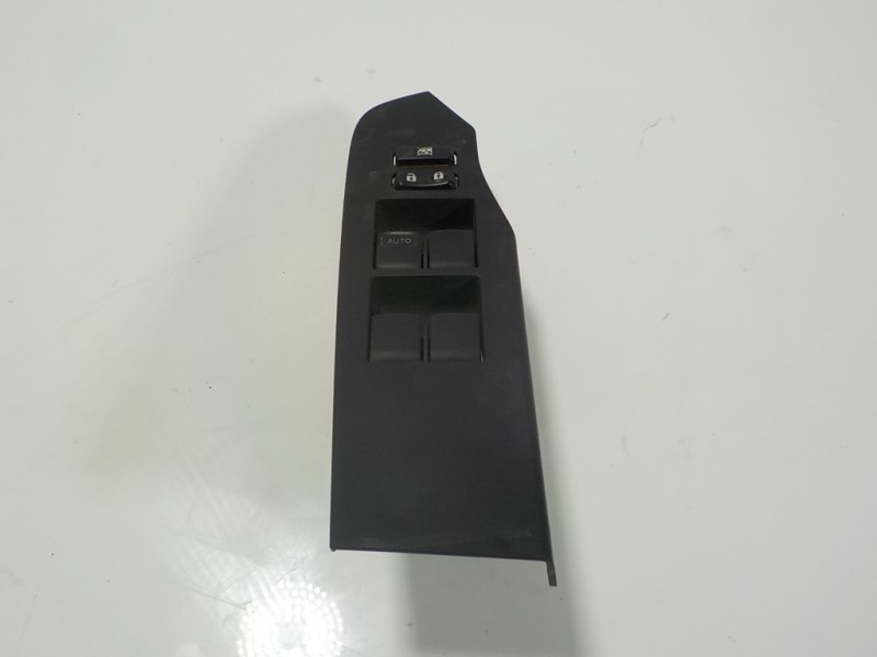 Recambio de mando elevalunas delantero izquierdo para toyota auris 1.4 turbodiesel cat referencia OEM IAM 8482002320 7423202E20 