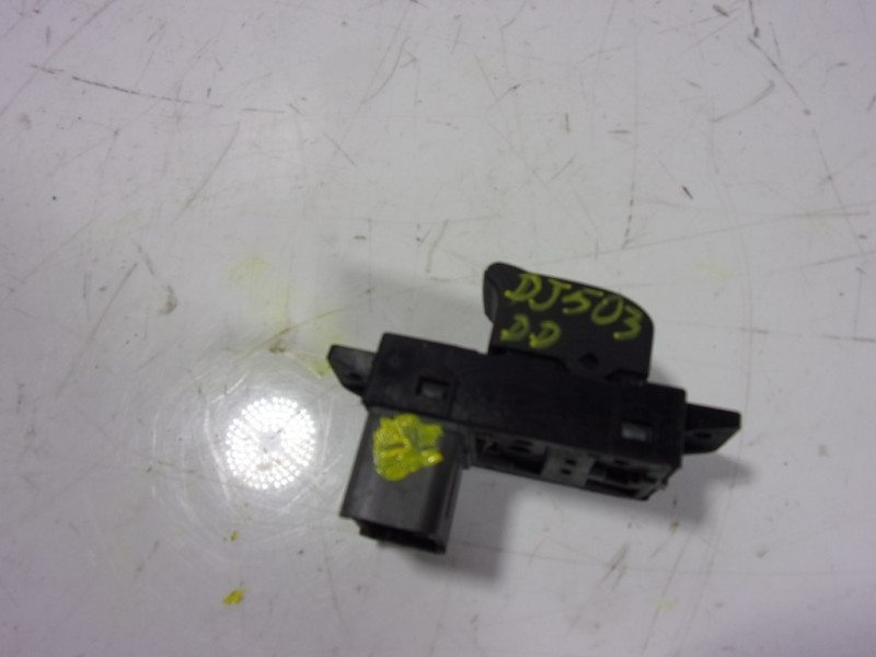 Recambio de mando elevalunas delantero derecho para ssangyong korando premium 4x2 referencia OEM IAM   