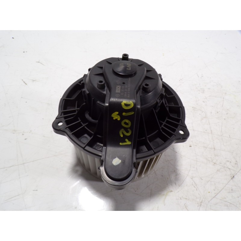 Recambio de motor calefaccion para kia cee´d 1.4 crdi cat referencia OEM IAM 971133X000 F00S3B2474 F00S3B2474