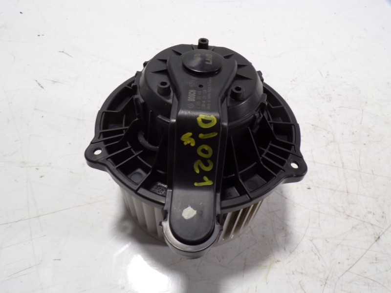 Recambio de motor calefaccion para kia cee´d 1.4 crdi cat referencia OEM IAM 971133X000 F00S3B2474 F00S3B2474