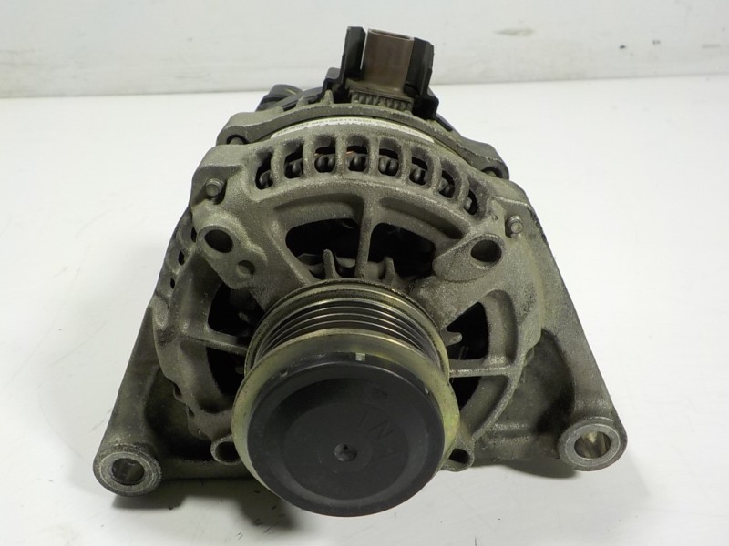 Recambio de alternador para opel corsa e 1.4 referencia OEM IAM 13585664 13585664 
