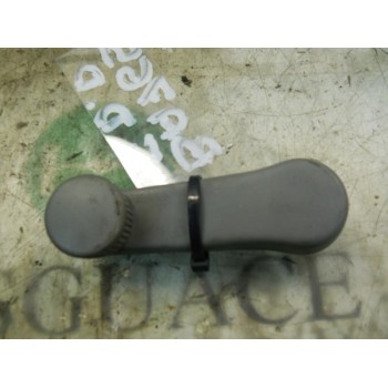 MANETA ELEVALUNAS DELANTERA DERECHA 