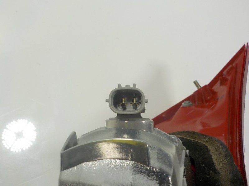 Recambio de piloto trasero derecho interior para toyota auris 1.4 turbodiesel cat referencia OEM IAM 8158102460  