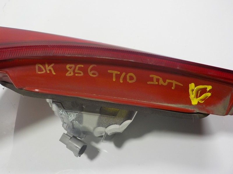 Recambio de piloto trasero derecho interior para toyota auris 1.4 turbodiesel cat referencia OEM IAM 8158102460  