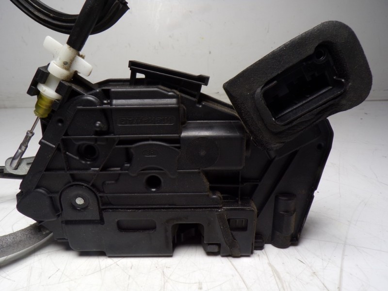 Recambio de cerradura puerta delantera derecha para volkswagen golf vi (5k1) 1.6 tdi referencia OEM IAM 5K1837016B 5K1837016 