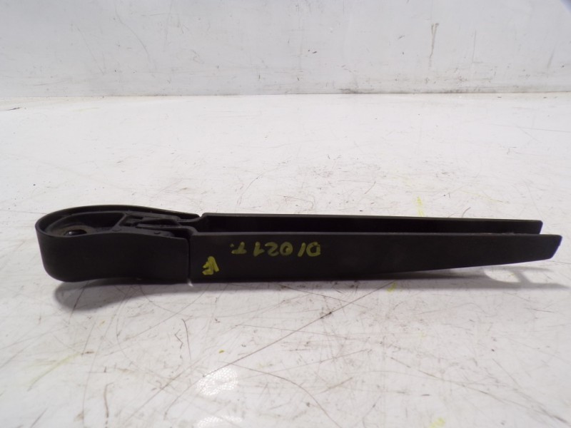 Recambio de brazo limpia trasero para kia cee´d 1.4 crdi cat referencia OEM IAM 98811A2000  