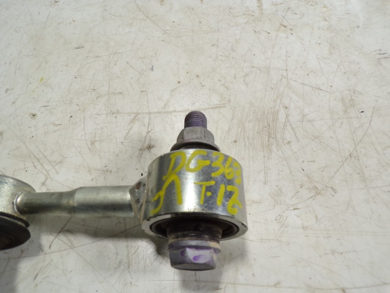 Recambio de tirante trasero izquierdo para toyota corolla (e21) referencia OEM IAM 4883047010  