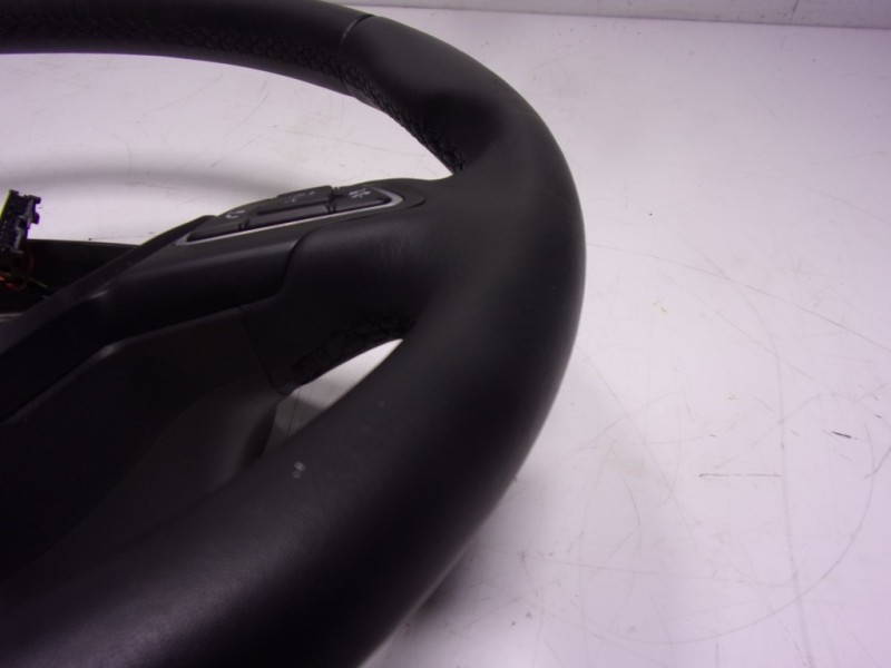 Recambio de volante para ford ecosport (cr6) 1.0 ecoboost cat referencia OEM IAM 2578795 34223195C 