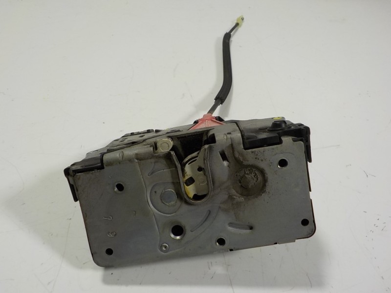 Recambio de cerradura puerta trasera izquierda para opel corsa e 1.4 referencia OEM IAM  13431842 