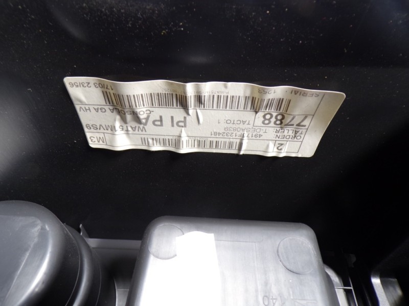 Recambio de apoyabrazos central para seat leon (5f1) reference referencia OEM IAM 5F0863243AVS9 5F0863243 WAT51MVS9