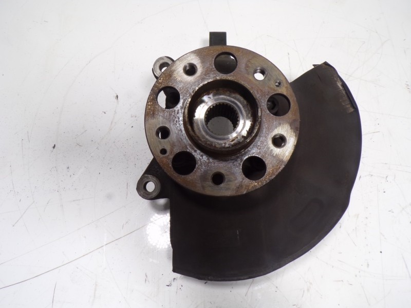 Recambio de mangueta delantera izquierda para ssangyong korando premium 4x2 referencia OEM IAM   