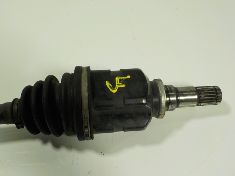 Recambio de transmision izquierda para toyota auris 1.4 turbodiesel cat referencia OEM IAM 4342002B50  