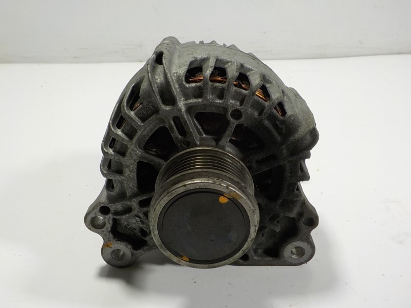 Recambio de alternador para seat arona 1.6 tdi referencia OEM IAM 04L903021C 04L903021C TG12C304