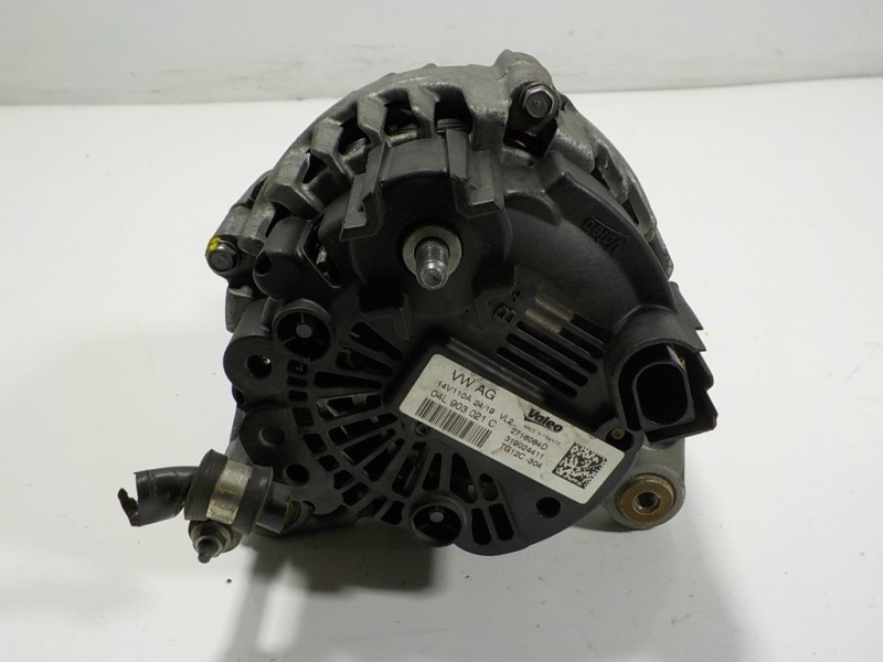 Recambio de alternador para seat arona 1.6 tdi referencia OEM IAM 04L903021C 04L903021C TG12C304