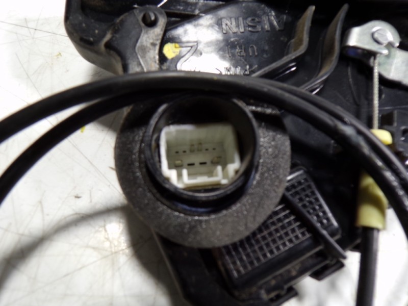 Recambio de cerradura puerta delantera derecha para toyota verso 1.6 d-4d cat referencia OEM IAM 6903005130  