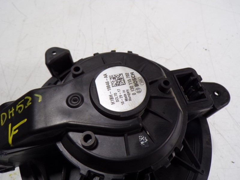 Recambio de motor calefaccion para ford fiesta (ce1) 1.1 cat referencia OEM IAM 2067889 H1BH19846AA 