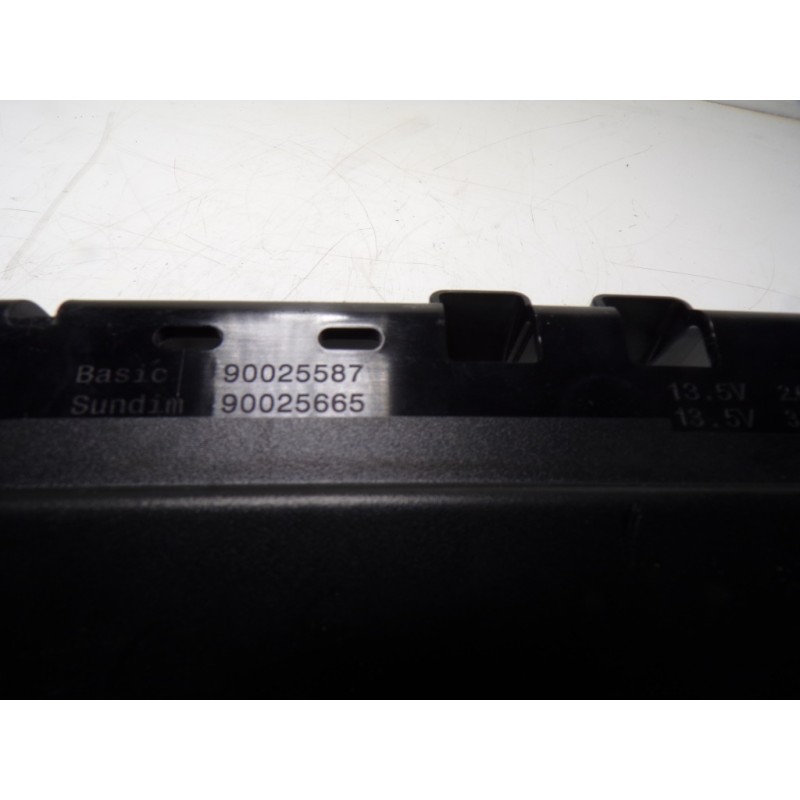 Recambio de piloto trasero central para bmw serie 2 coupe (f22) 2.0 turbodiesel referencia OEM IAM 63257311541 90025587J 