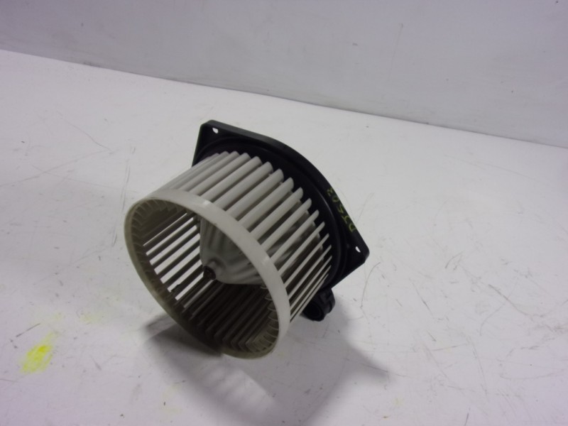 Recambio de motor calefaccion para ssangyong korando premium 4x2 referencia OEM IAM  F00S382401 