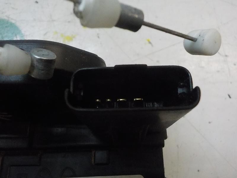 Recambio de cerradura puerta delantera derecha para hyundai i20 city s referencia OEM IAM 813201J030 813201J030 