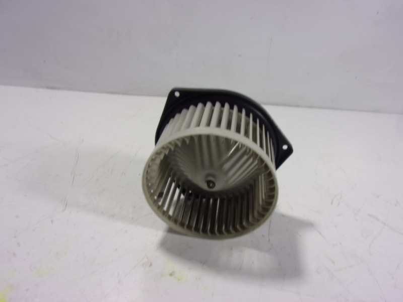 Recambio de motor calefaccion para ssangyong korando premium 4x2 referencia OEM IAM  F00S382401 