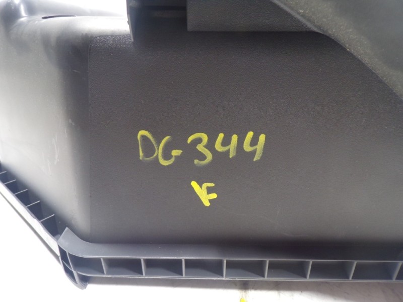 Recambio de guantera para dacia dokker 1.5 dci diesel fap cat referencia OEM IAM 685000924R  