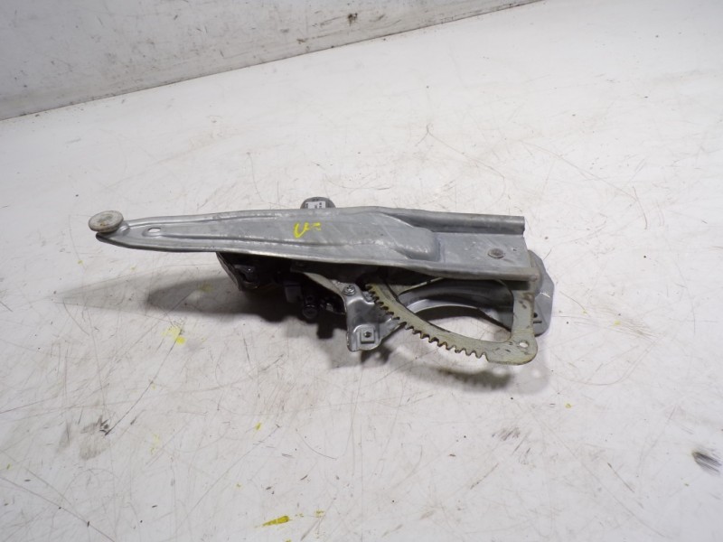 Recambio de elevalunas trasero derecho para toyota verso 1.6 d-4d cat referencia OEM IAM 698300F041  