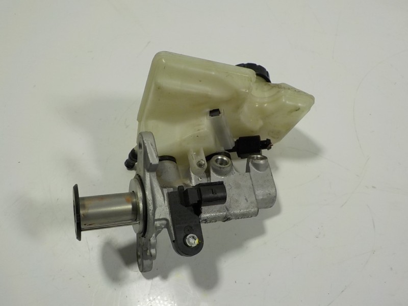 Recambio de bomba freno para seat arona 1.6 tdi referencia OEM IAM 2Q1611301A 2Q1611301 A0029442