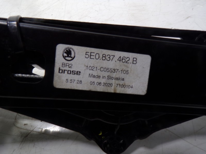 Recambio de elevalunas delantero derecho para skoda octavia combi (nx5) 2.0 tdi referencia OEM IAM 5E0837462B 5E0837462B 