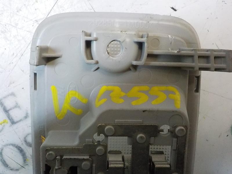 Recambio de piloto interior para hyundai i20 city s referencia OEM IAM 928501M000OM  