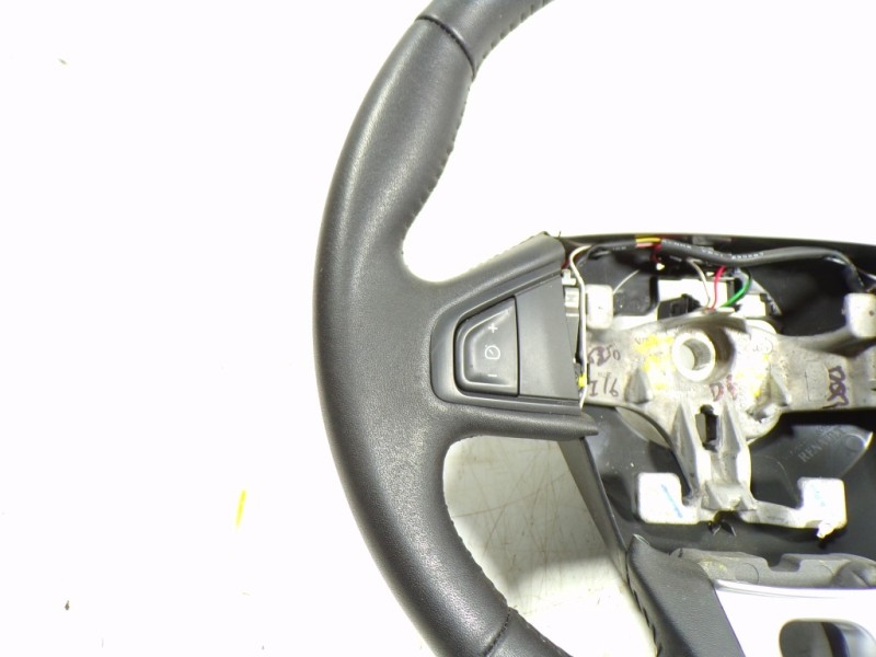 Recambio de volante para renault megane iii berlina 5 p 1.5 dci diesel fap referencia OEM IAM 484306291R  