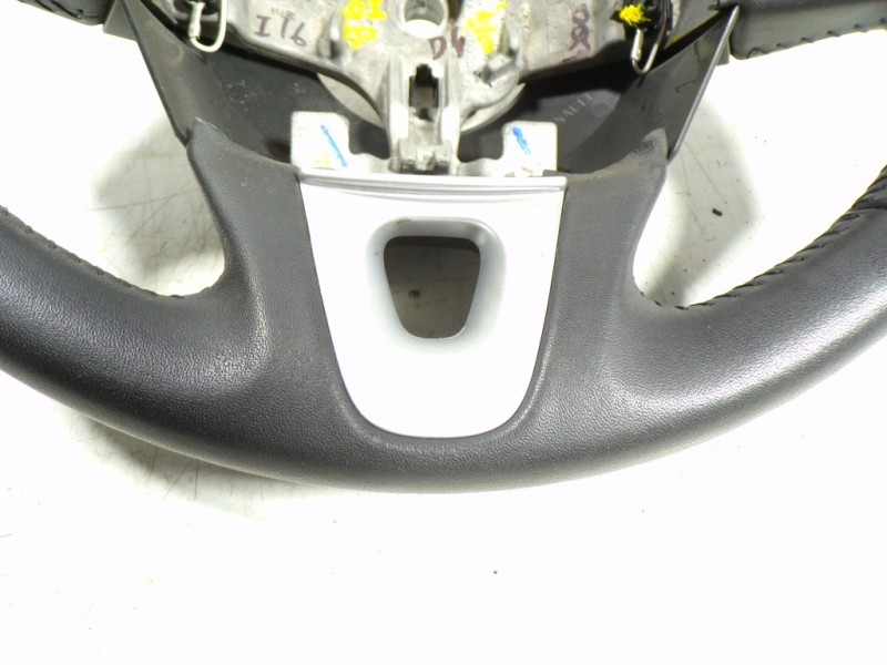 Recambio de volante para renault megane iii berlina 5 p 1.5 dci diesel fap referencia OEM IAM 484306291R  