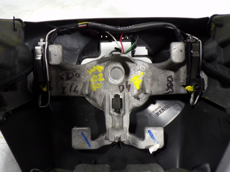 Recambio de volante para renault megane iii berlina 5 p 1.5 dci diesel fap referencia OEM IAM 484306291R  