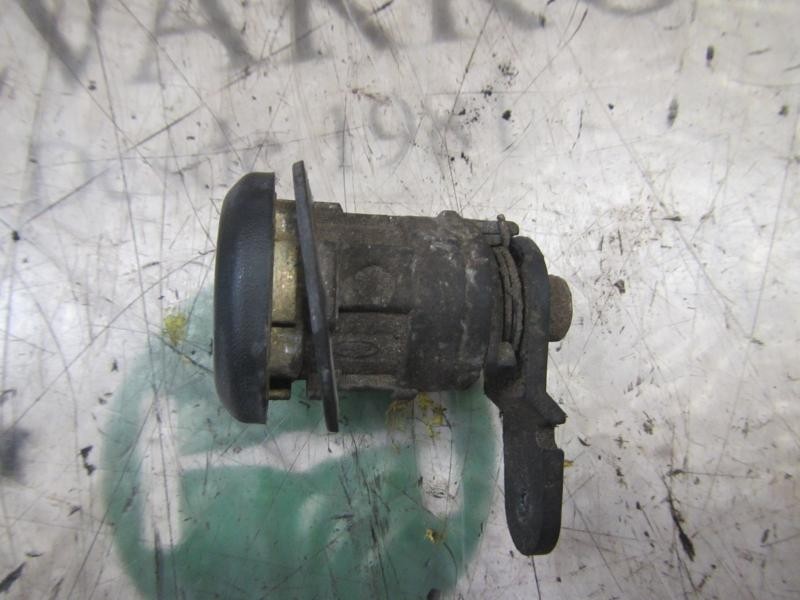 Recambio de bombin puerta delantero izquierdo para ford fiesta berlina 1.3 cat referencia OEM IAM   