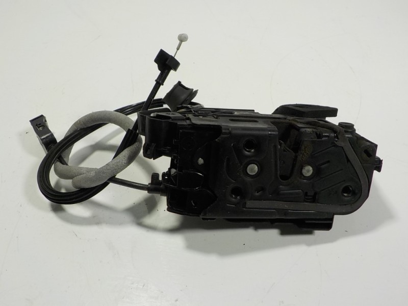 Recambio de cerradura puerta trasera derecha para seat arona 1.6 tdi referencia OEM IAM 5TA839016E A6E5TA839016E 