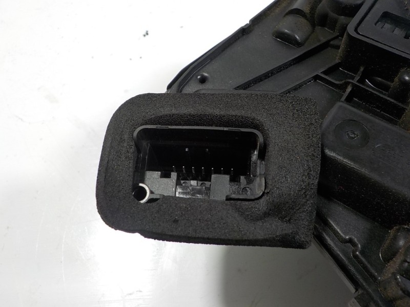 Recambio de cerradura puerta trasera derecha para seat arona 1.6 tdi referencia OEM IAM 5TA839016E A6E5TA839016E 