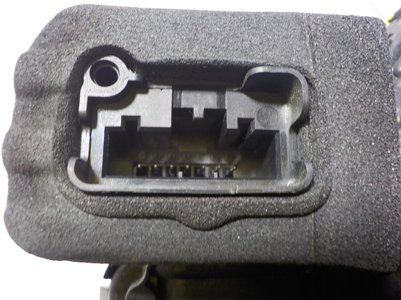 Recambio de cerradura puerta trasera izquierda para seat arona 1.6 tdi referencia OEM IAM 5TA839015E A5E5TA839015E 