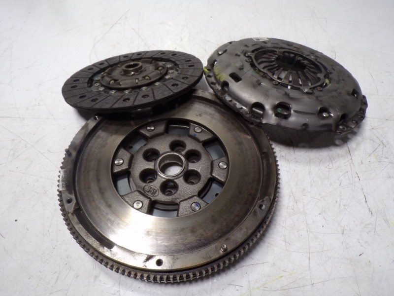 Recambio de kit embrague para skoda octavia combi (nx5) 2.0 tdi referencia OEM IAM 04L141015E 04L141015E 022141031S