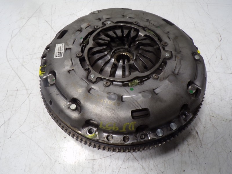 Recambio de kit embrague para skoda octavia combi (nx5) 2.0 tdi referencia OEM IAM 04L141015E 04L141015E 022141031S