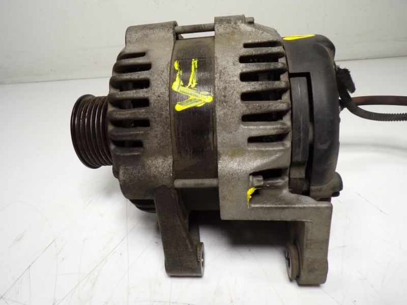 Recambio de alternador para opel astra j lim. 1.6 16v cat referencia OEM IAM 13595629 13579667 