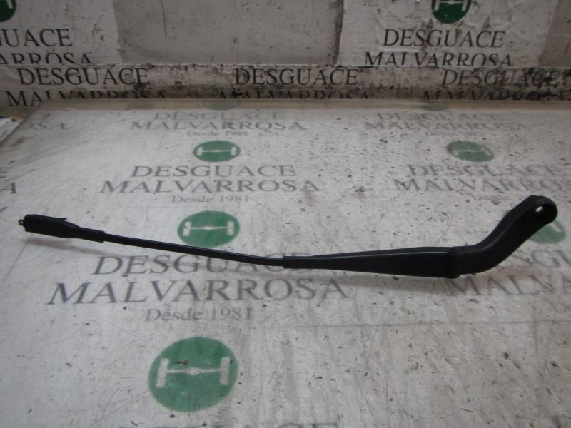 Recambio de brazo limpia delantero derecho para mercedes-benz clase b (w245) 200 cdi (245.208) referencia OEM IAM A1698200244  