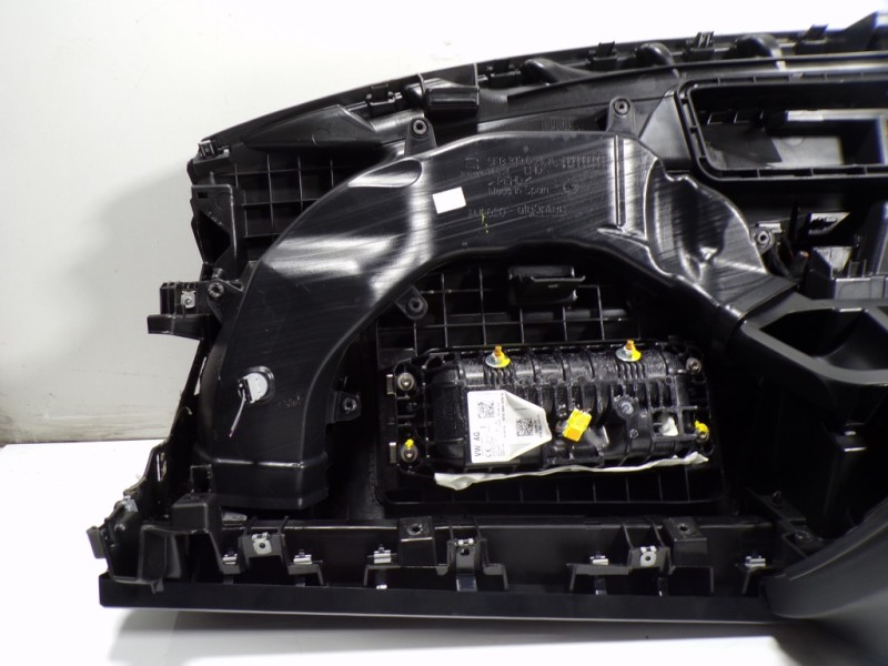 Recambio de salpicadero para seat leon sportstourer (kl8) 2.0 tdi referencia OEM IAM 5FB857003N4PK 5FA880204G 5FA880204H