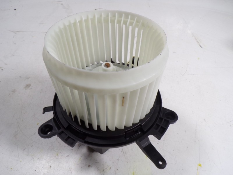 Recambio de motor calefaccion para toyota proace city 1.2 12v referencia OEM IAM   