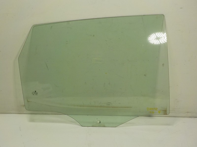 Recambio de cristal puerta trasero derecho para seat arona 1.6 tdi referencia OEM IAM 6F9845026  
